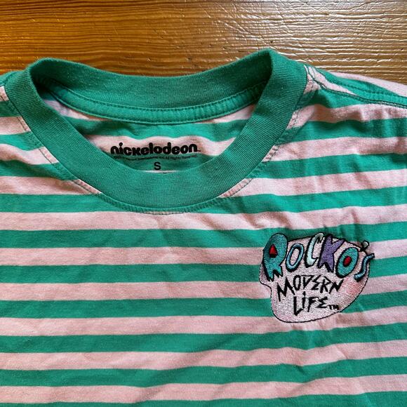 Nickelodeon Rocko's Modern Life green pink striped cropped shirt SIZE S - Picture 2 of 3